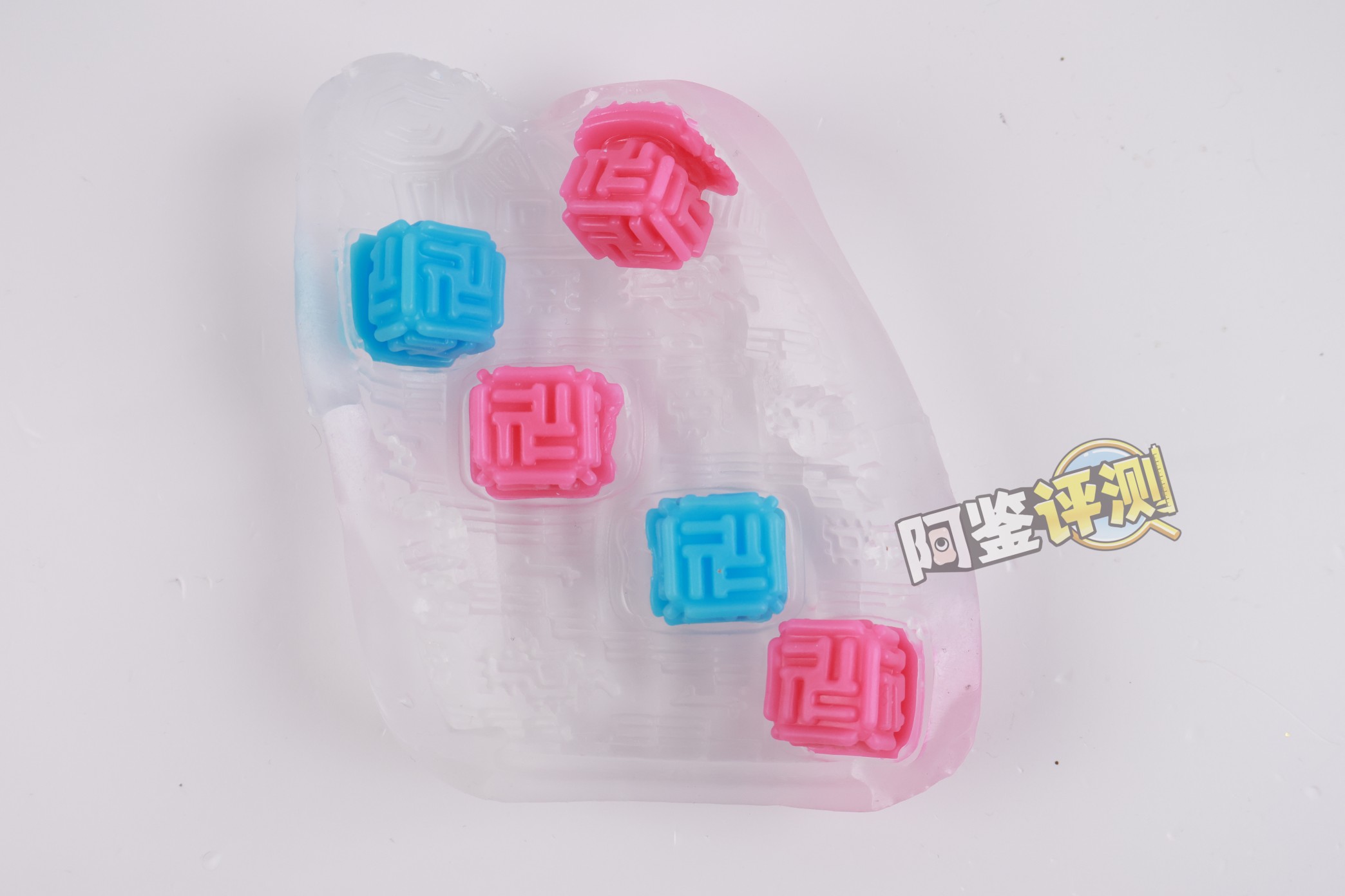 TENGA——“Bobble（魔力弹珠/疯狂方砖）”评测！高配版自慰套，需要手掌配合的“玩具型”飞机杯