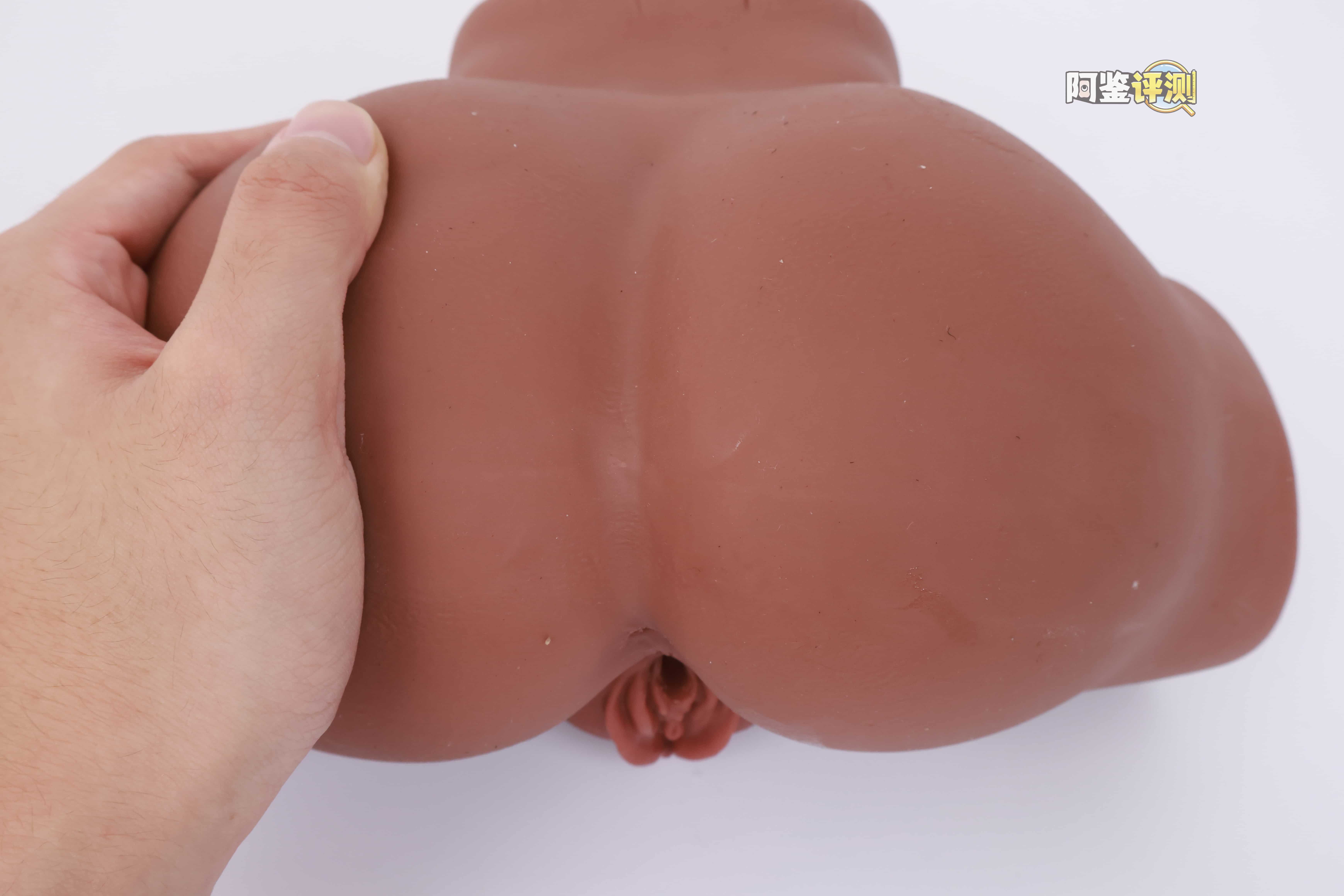 COC——“可可狼姬”评测!褐色黑皮的“成熟型”小屁股倒模,通道的复杂度和姿势兼容性都挺不错