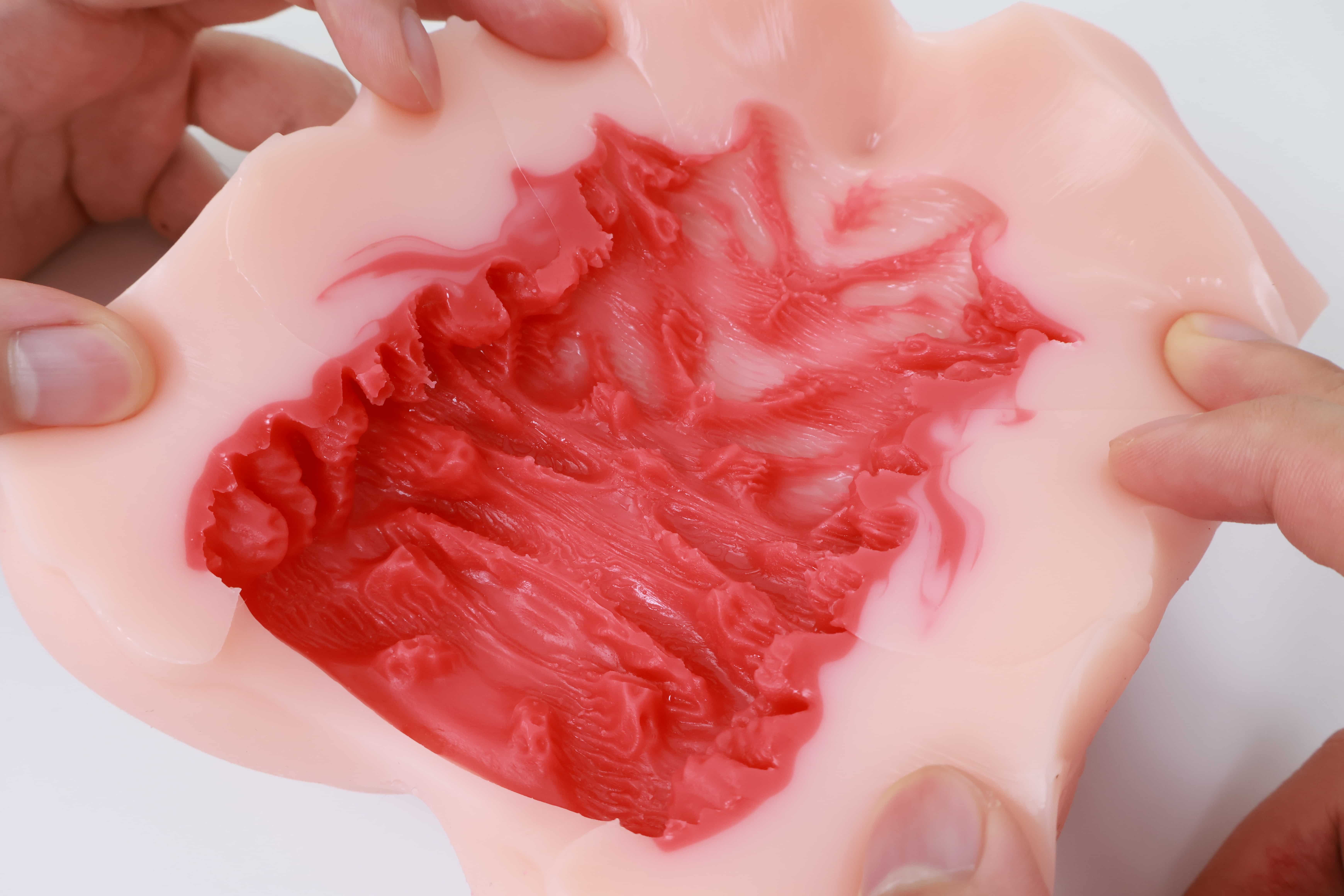 Lovefactor——“欲月之吻”评测!结构复杂充盈的肉感“尖牙”,看似凶险实则温柔~